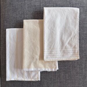 Williams Sonoma Set of 3 Cream and White Cotton Kitchen Towels w/Hanging Loop